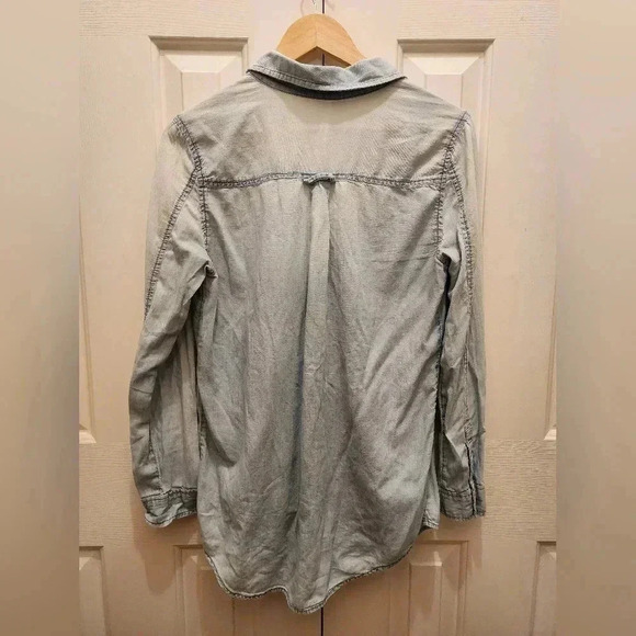 Abound Ultra-soft Denim Buttoned-up Shirt- Size Small- EUC - Picture 2 of 7